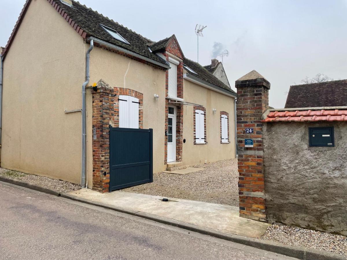 Vila Au 24 Villiers-Louis Exteriér fotografie