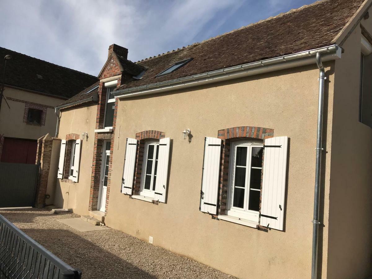 Vila Au 24 Villiers-Louis Exteriér fotografie